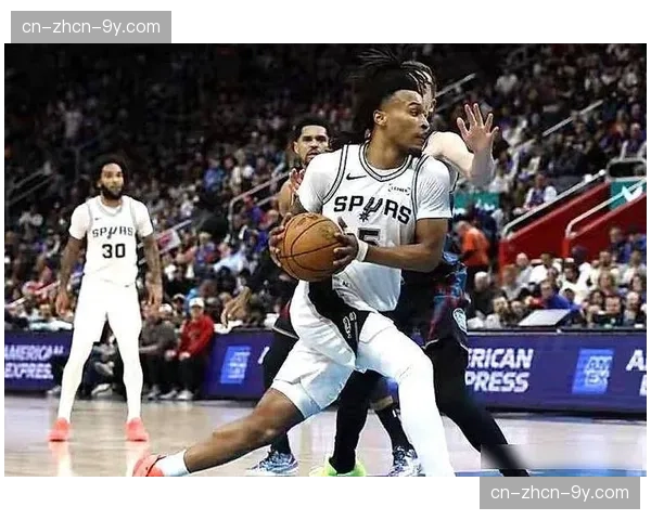 文班亚马率马刺掀翻联盟第一活塞，轰21+17+4+6帽太硬